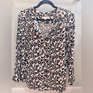 Ann Taylor LOFT Floral Print Henley Black and White Long Sleeve Blouse Size LP